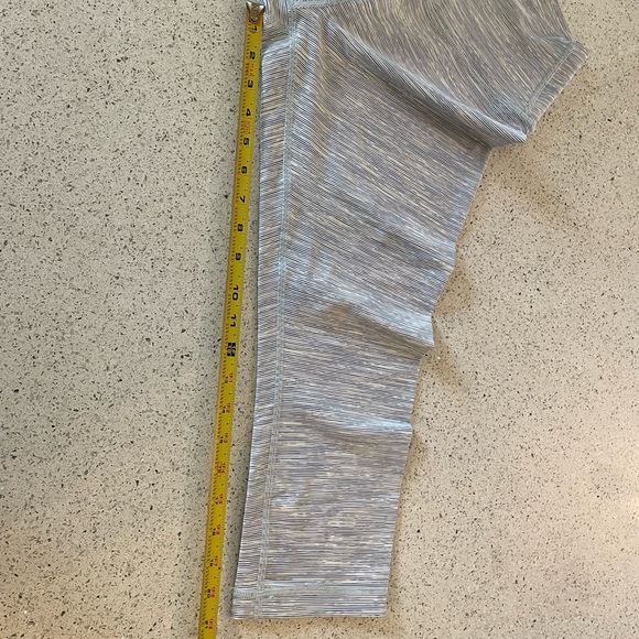 Lululemon Wunder Under Leggings - Picture 6 of 6